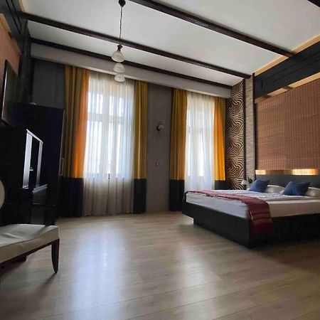 Safari Royal Apartment Oradea Zewnętrze zdjęcie