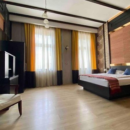 Safari Royal Apartment Oradea Zewnętrze zdjęcie