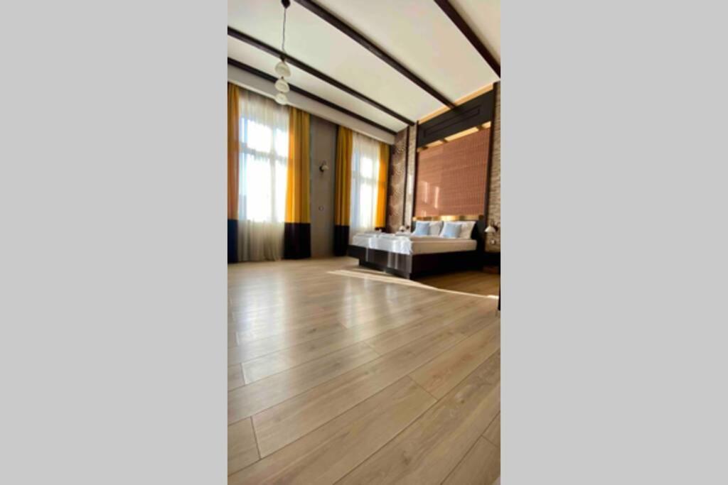 Safari Royal Apartment Oradea Zewnętrze zdjęcie